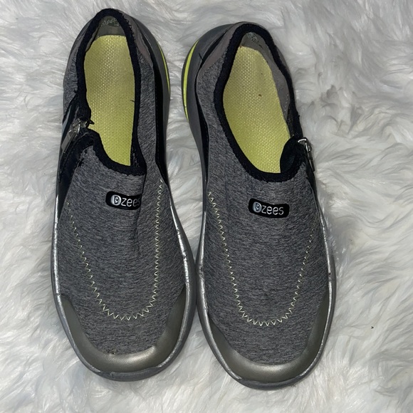 BZees Womens Shoes Sz 7.5 - Picture 3 of 4